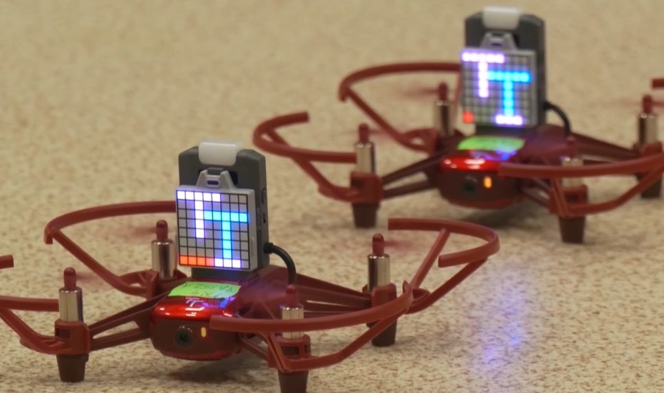 Študentov gymnázia už zasväcujú do tajov dronových technológií.