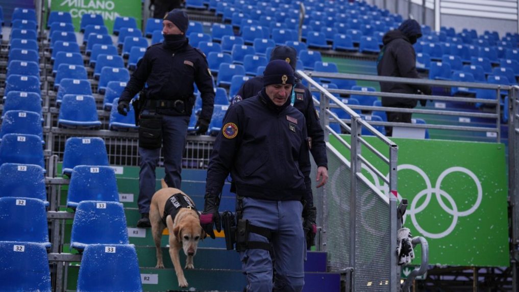 Na snímke talianski žandári.