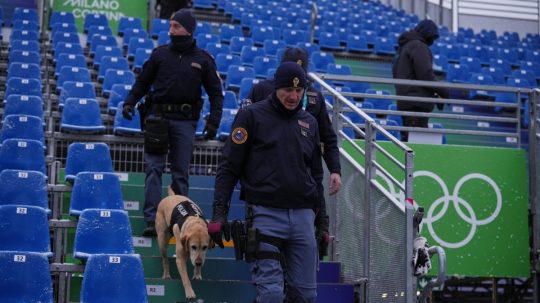 Na snímke talianski žandári.