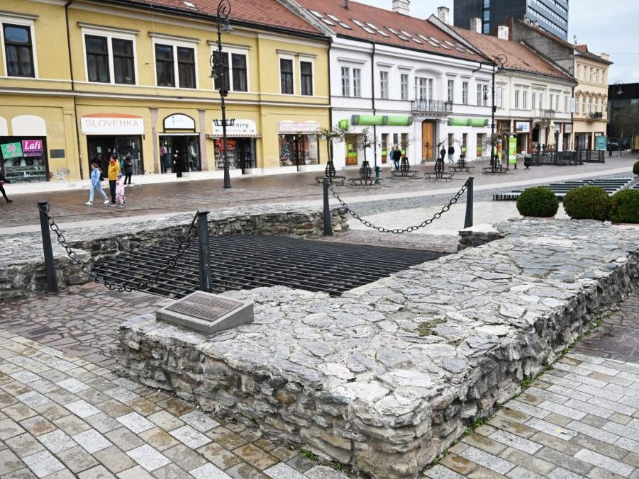 Dolná brána na Hlavnej ulici v Košiciach.