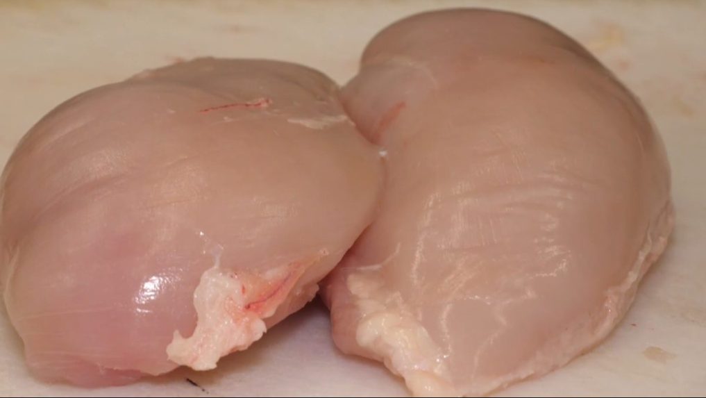 Na ilustračnej snímke kuracie mäso.