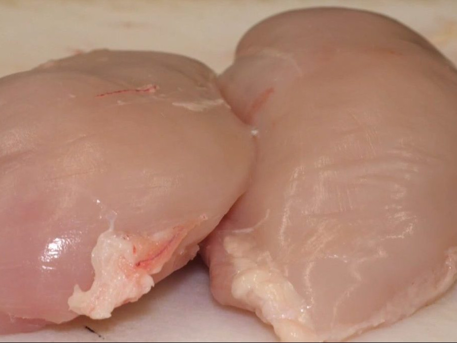 Na ilustračnej snímke kuracie mäso.