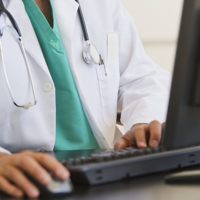 Na ilustračnej snímke lekárka.