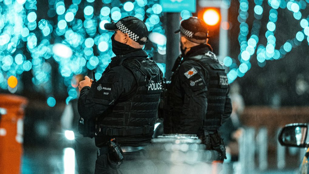 Po streľbe v okolí školy na západe Kanady hlásia desať mŕtvych. V budove našli aj mŕtve telo pravdepodobného páchateľa