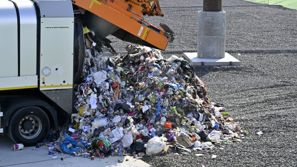 Na snímke otvorenie tretej kazety Skládky na nie nebezpečný odpad Žabany.