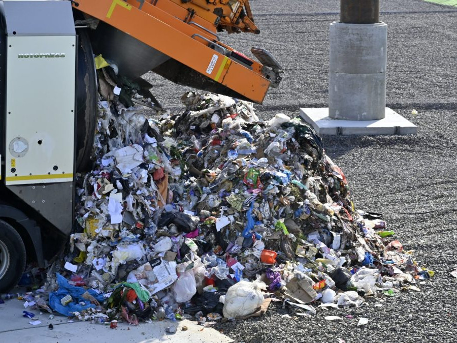 Na snímke otvorenie tretej kazety Skládky na nie nebezpečný odpad Žabany.