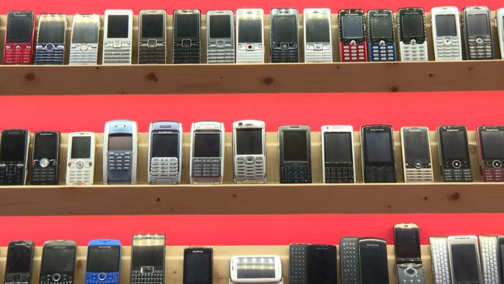 Na snímke zbierka Štefana Polgáriho.