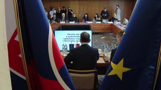 Snímka z okrúhleho stola o radikalizácii.