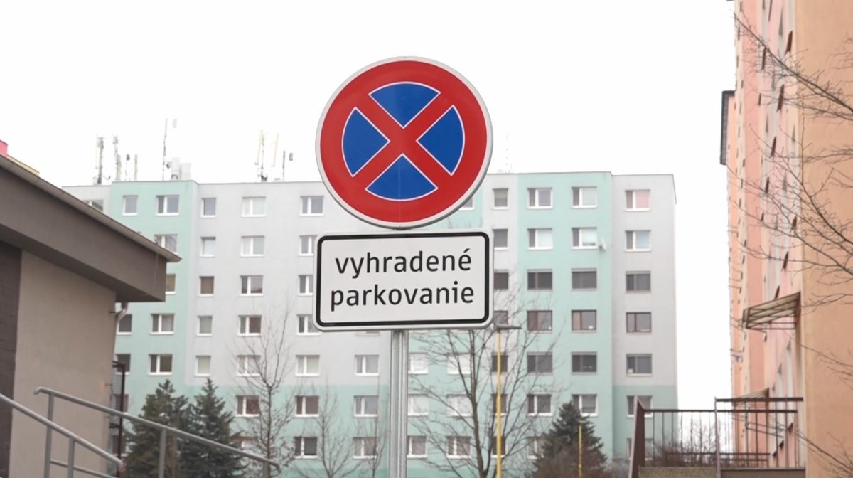 ŤZP bud&uacute; mať v Pre&scaron;ove parkovacie miesta garantovan&eacute;, musia v&scaron;ak zaplatiť. Obyvatelia neskr&yacute;vaj&uacute; sklamanie