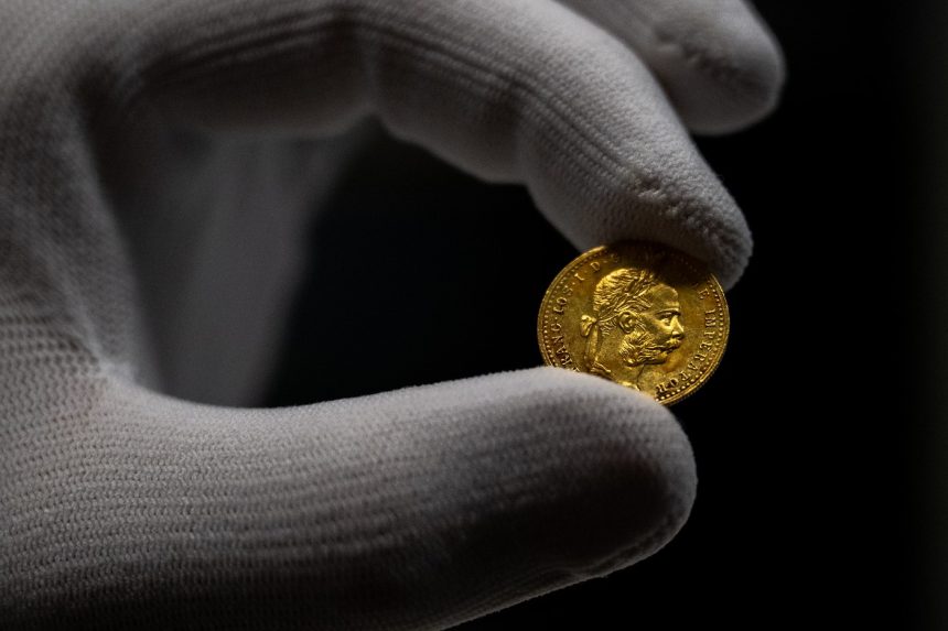 Na sn&Atilde;&Acirc;&shy;mke zlat&Atilde;&Acirc;&iexcl; minca.