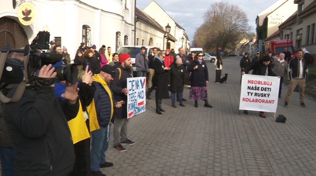 Protestujúci v Trnave.