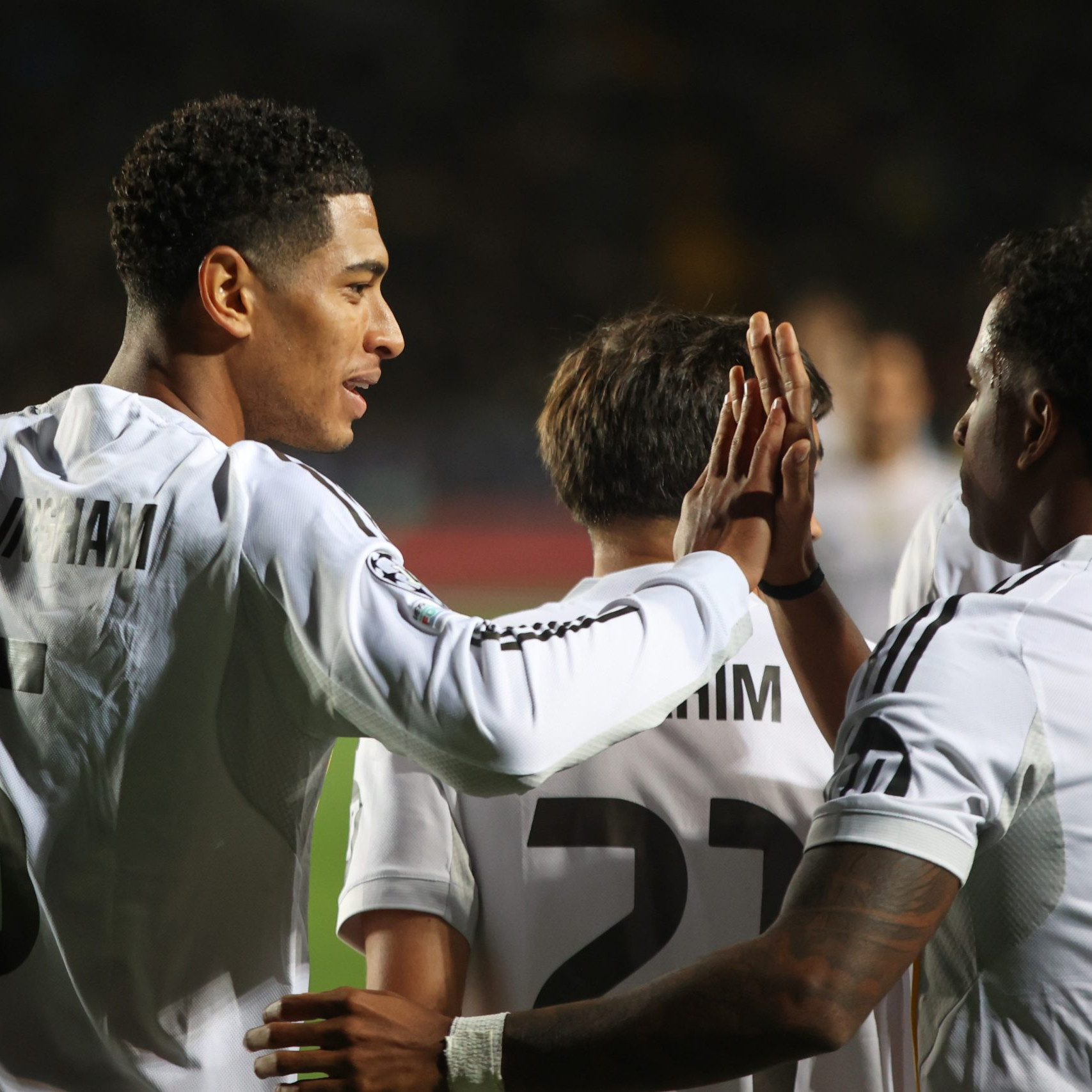 Na snímke Jude Bellingham (vľavo) a Rodrygo z Realu Madrid.