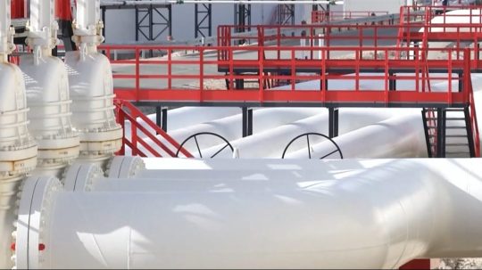 Na ilustračnej snímke ropovod.