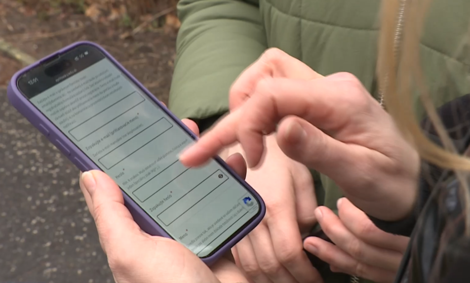 Elektronické prihlasovanie riaditelia aj opozícia vítajú.