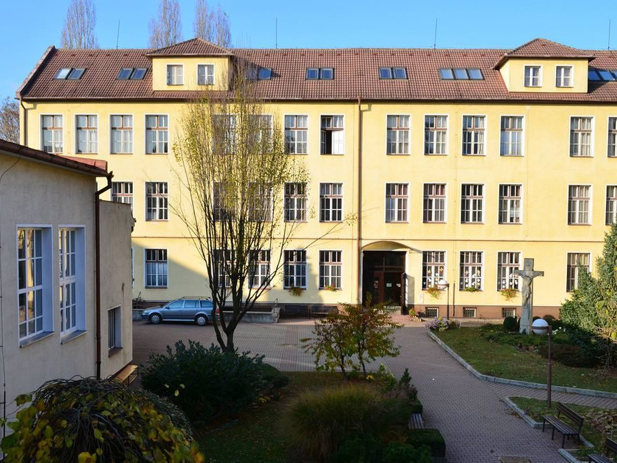 Streľba sa odohrala na Spojenej škole sv. Jozefa v Novom Mesta nad Váhom.