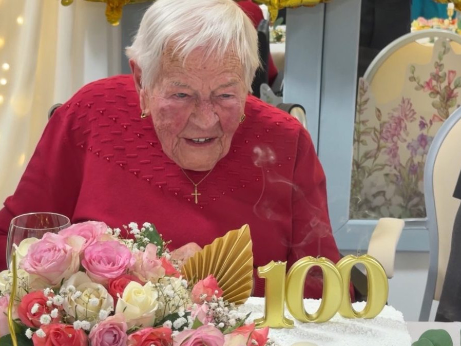 Pani Anna Kubičárová oslávila storočnicu.