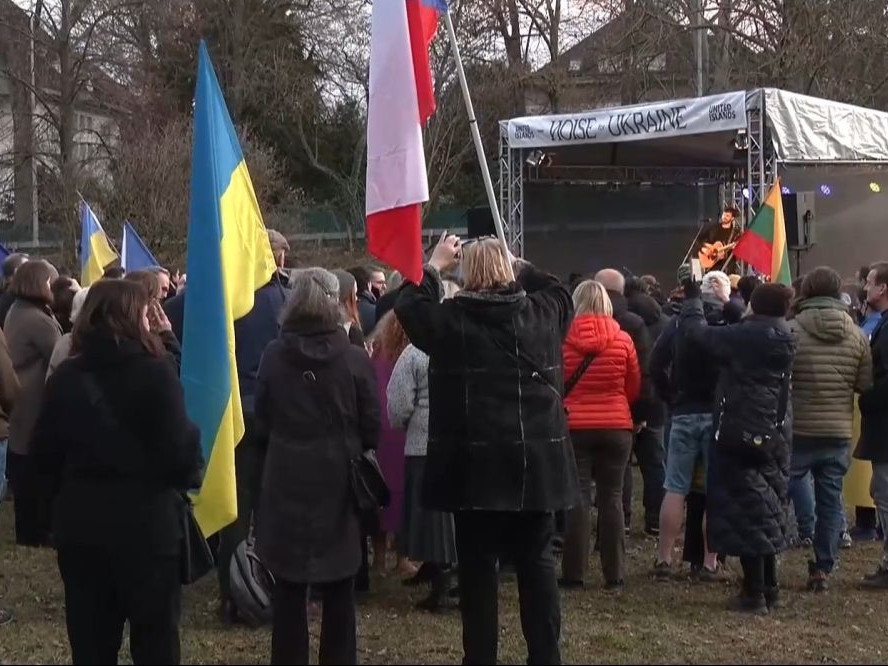 Na snímke zhromaždenie na podporu Ukrajiny v Česku.