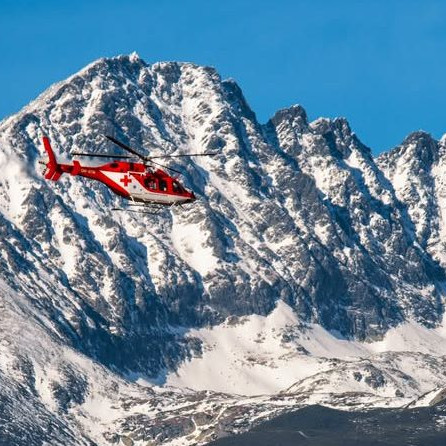 Na ilustračnej snímke záchranársky vrtuľník.