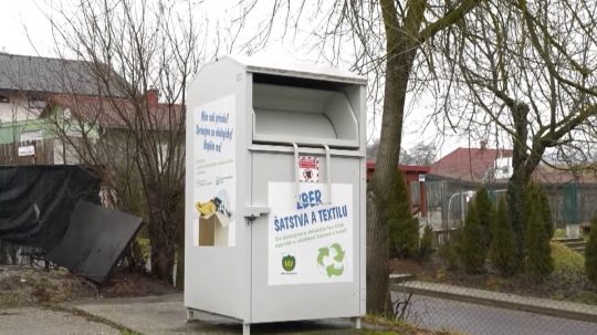 Zberná nádoba na textil.