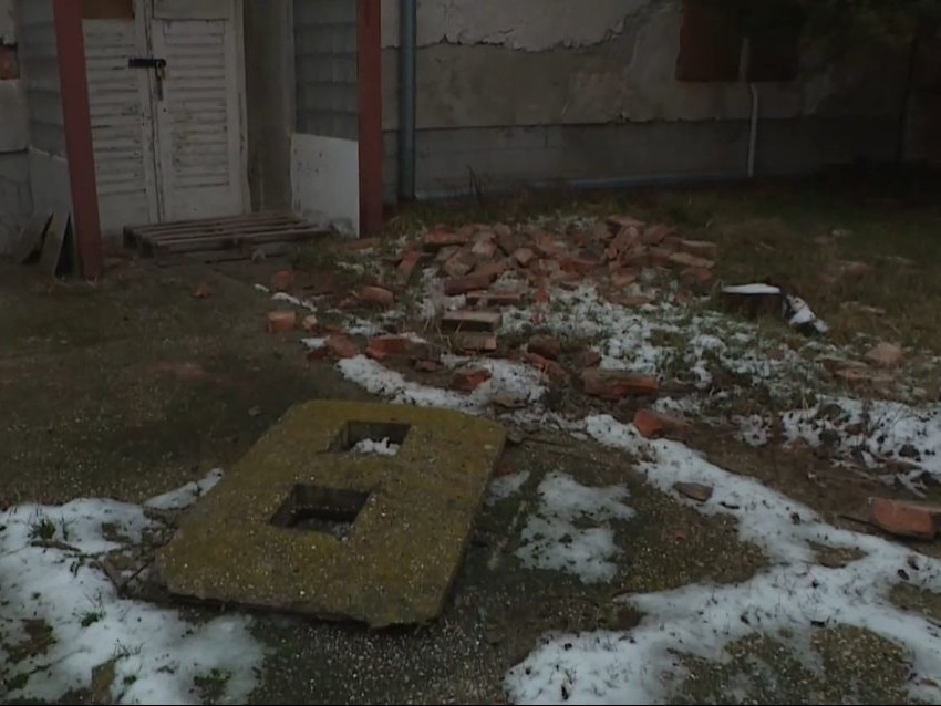 Na ilustračnej snímke následky po zemetrasení.