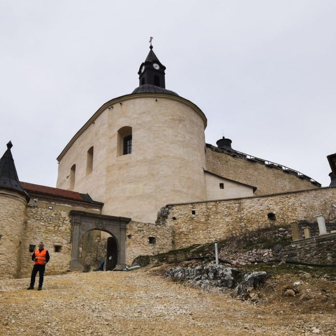 hrad Krásna Hôrka