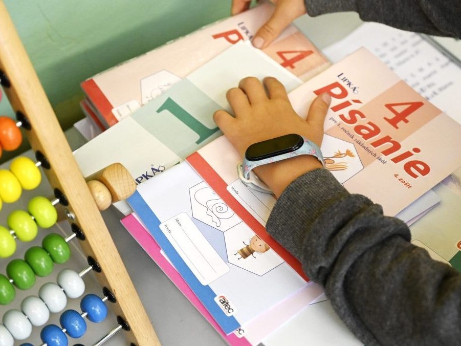 Šlabikár na školskej ľavici.