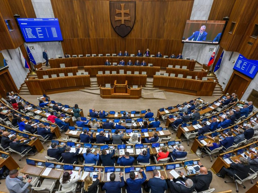 Plénum počas 39. schôdze Národnej rady SR.