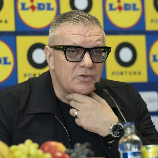 Prezident SFZ Ján Kováčik počas predstavenia kandidátov ankety Futbalista roka 2025.