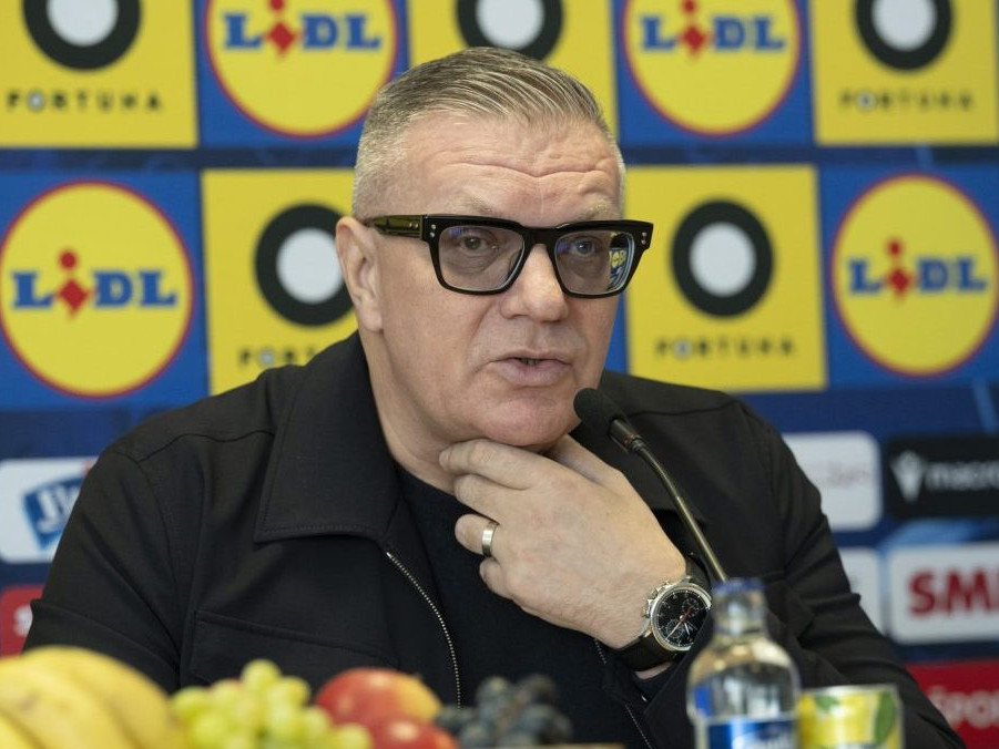 Prezident SFZ Ján Kováčik počas predstavenia kandidátov ankety Futbalista roka 2025.