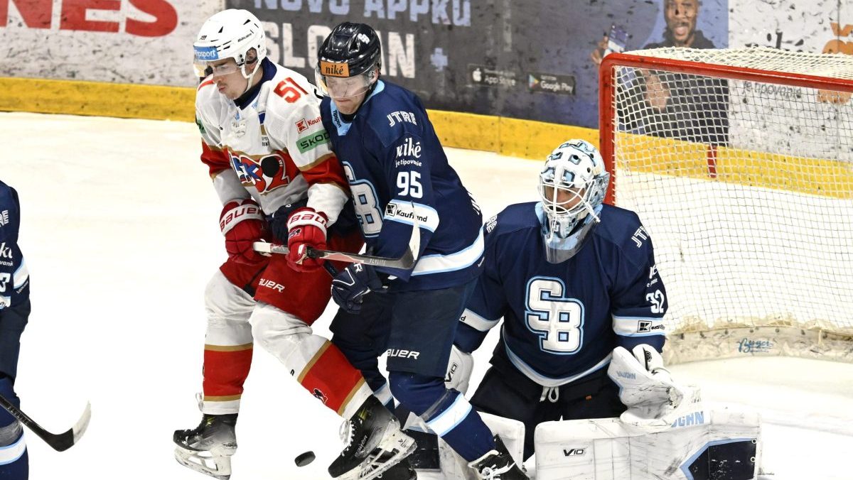 Tipsport liga: Slovan si nov&aacute;čika medzi najlep&scaron;ou osmičkou postr&aacute;žil a neinkasoval. Dr&aacute;mu v Nitre rozhodlo až predĺženie