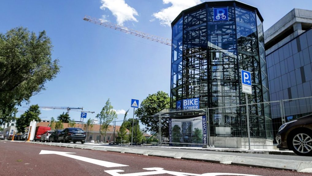 V okolí Stanice Nivy sa pohybujú asociálni ľudia.