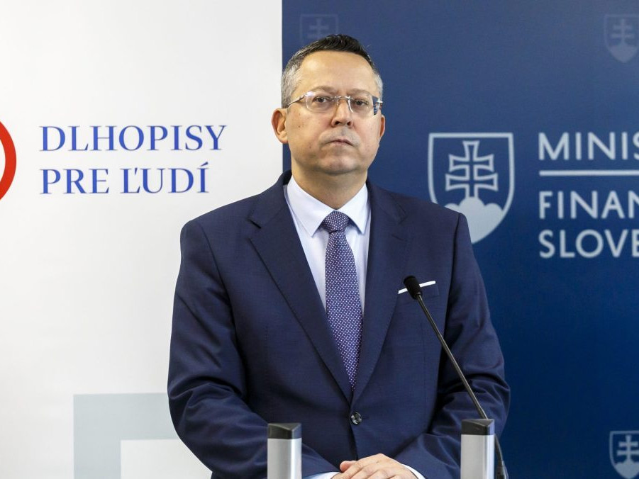 Minister financií Ladislav Kamenický.