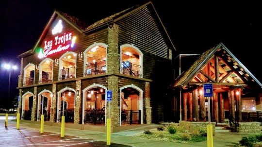 Na snímke reštaurácia, v ktorej žene naservírovali žiletku.