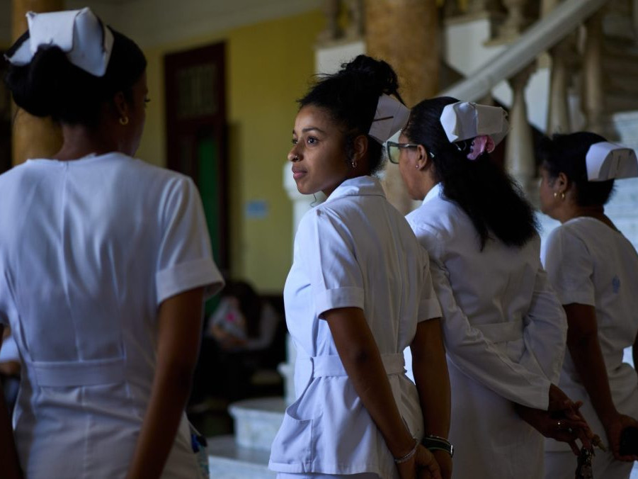 Zdravotné sestry v Havane na Kube