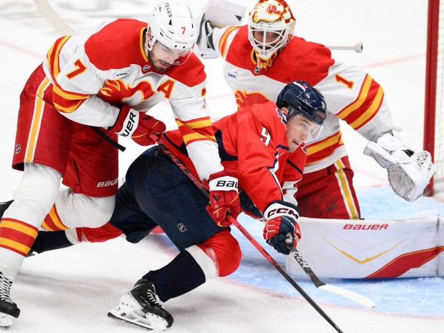Hokejisti Calgary Flames a Washington Capitals.