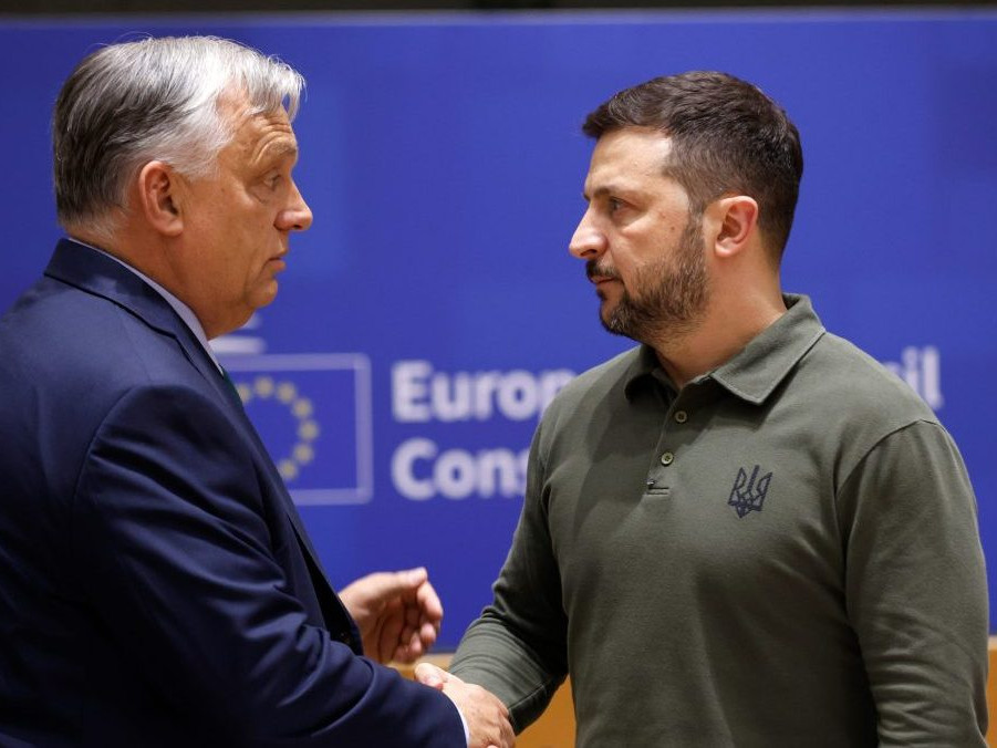 Archívna snímka Viktora Orbána a Volodymyra Zelenského.