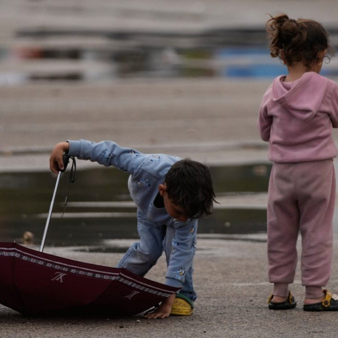 deti sa hrajú na ulici