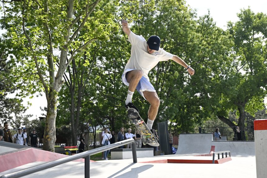 Skejbordista Richard Tury