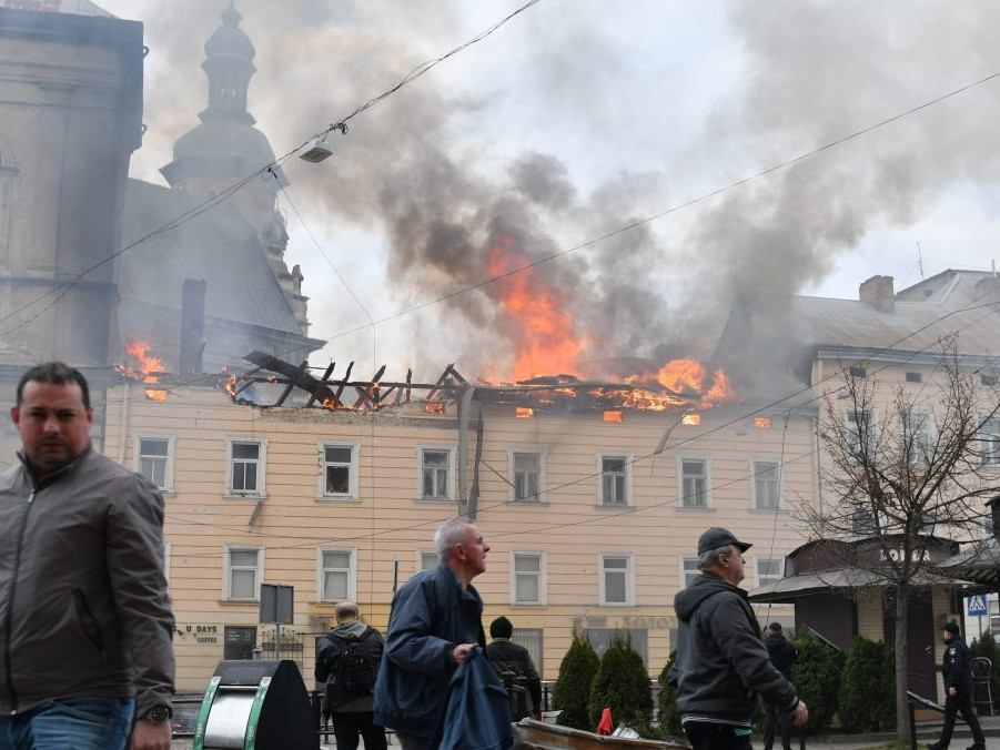 Rusi útočili na centrum Ľvova.