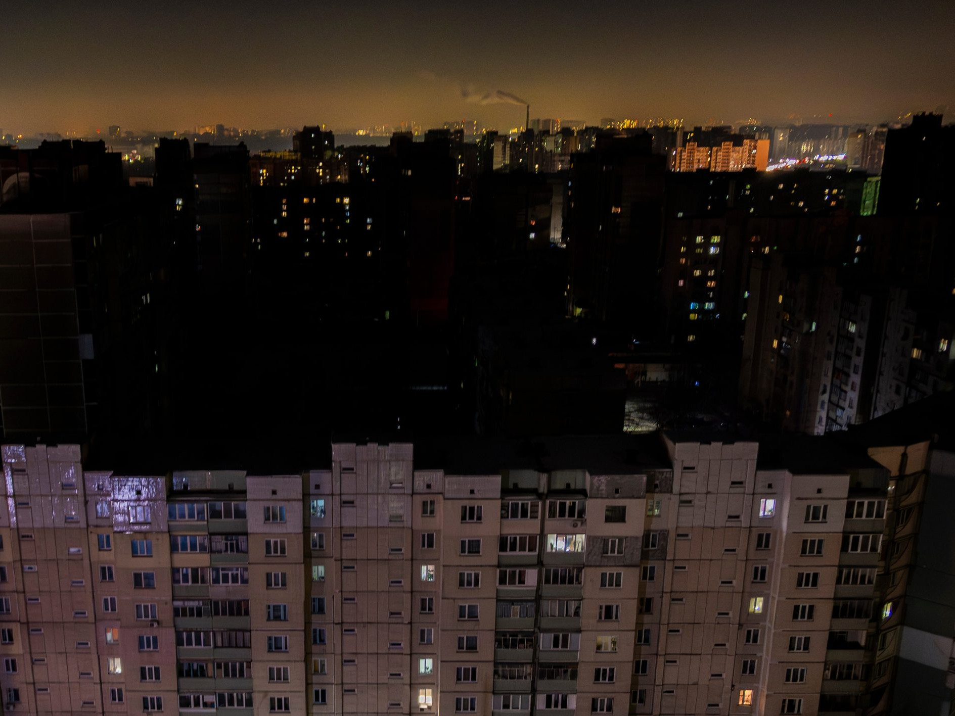 Ruskú útoky spôsobujú na ukrajine výpadky prúdu.