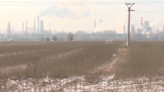 Na snímke pozemky pri Slovnafte.