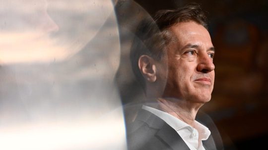 Líder stredoľavicového liberálneho Hnutia Sloboda Robert Golob.