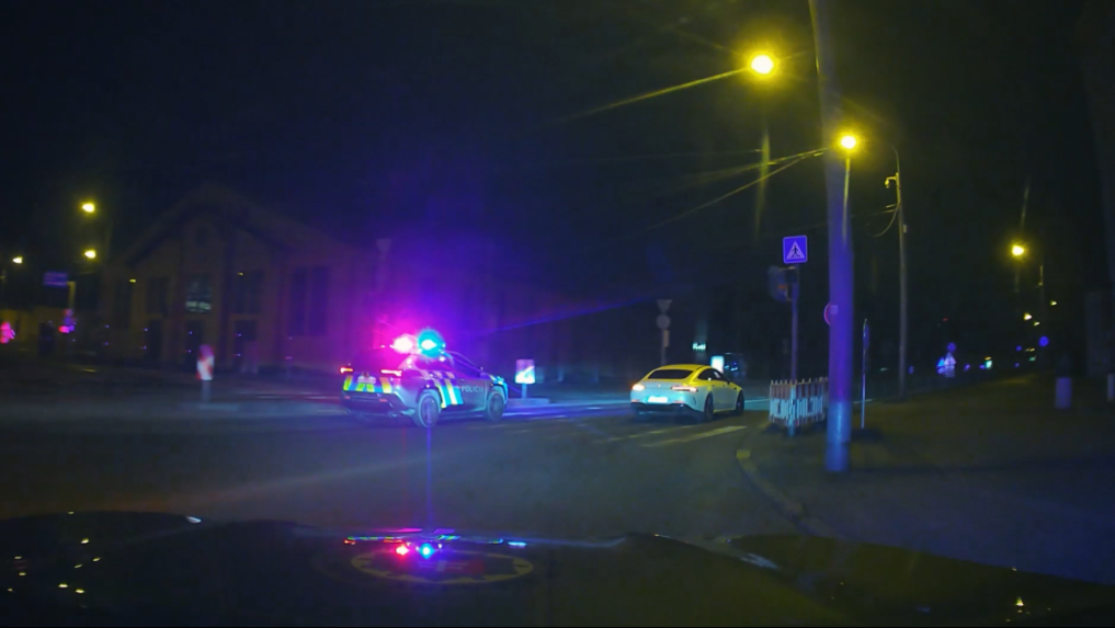 Policajná naháňačka v uliciach Košíc.