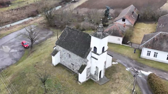 Románsky kostol v Leviciach je architektonickým unikátom s tisícročnou históriou a legendou o podzemnej chodbe