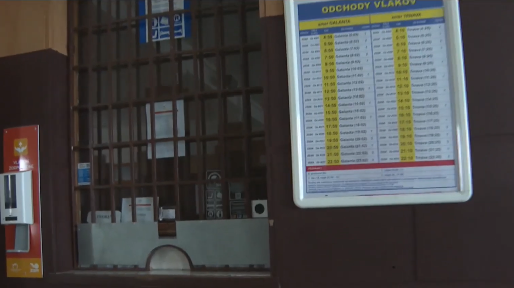 Na snímke pokladnica ZSSK.