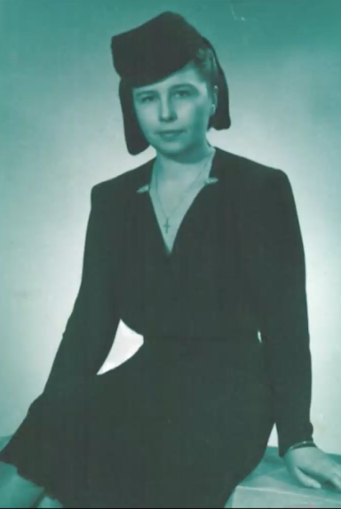 Val&eacute;ria M&aacute;ria Schwalbov&aacute; - arch&iacute;vna sn&iacute;mka.