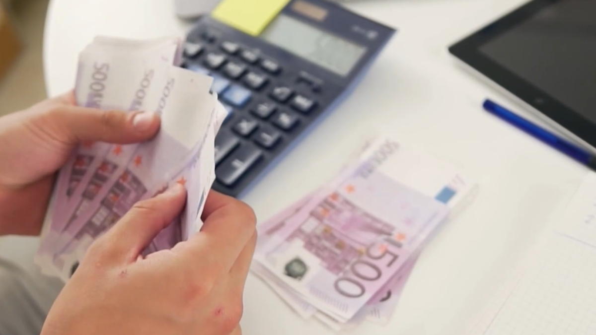 Živnostn&iacute;ci upozornili na zhor&scaron;uj&uacute;ce sa podnikateľsk&eacute; prostredie. Obavy maj&uacute; aj zo zav&aacute;dzania e-fakt&uacute;r