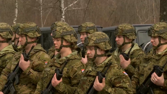 Na snímke chorvátski branci.