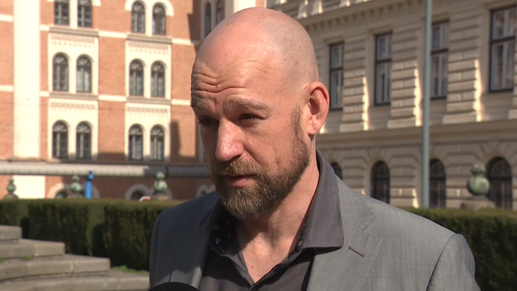 Matt Minich pracoval na Úrade pre kontrolu potravín a liečiv.