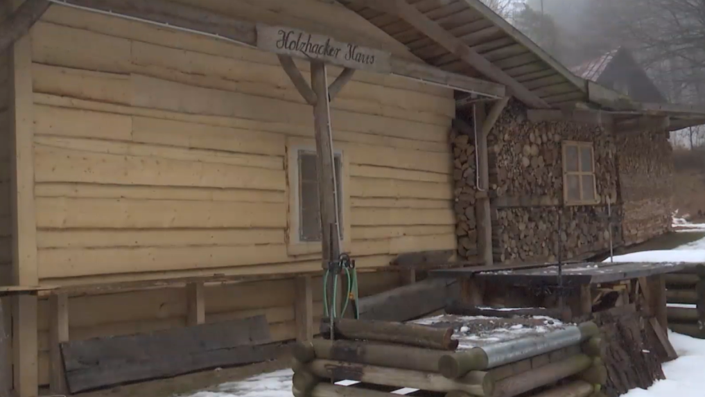 Na snímke dom Huncokárov.